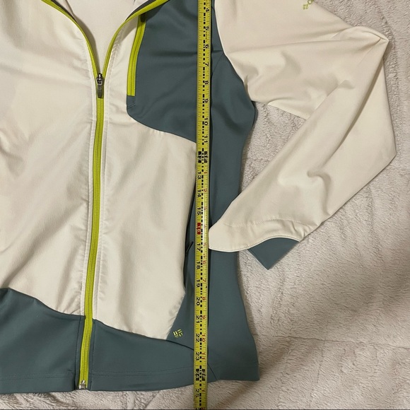 Columbia Light Weight Active Wear Jacket / Size M - Picture 8 of 10